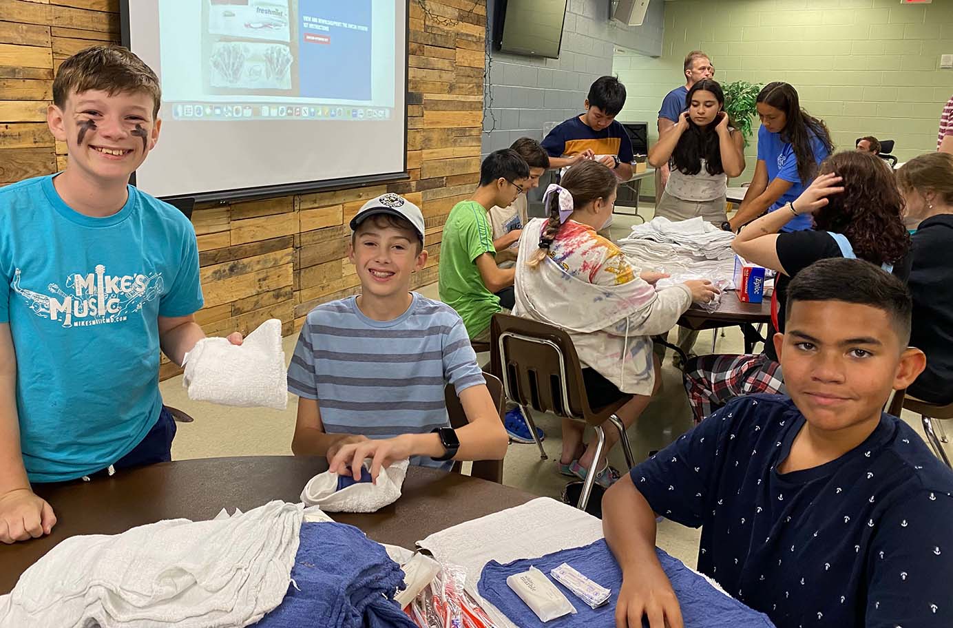Serve making hygiene kits